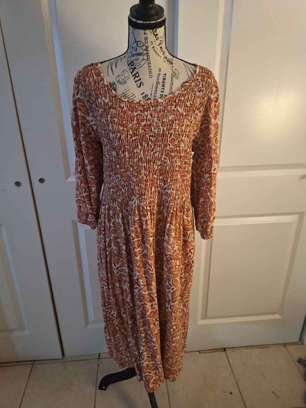 croft & barrow Rust and White Smocked Floral Midi Dress - Picture 3 of 4